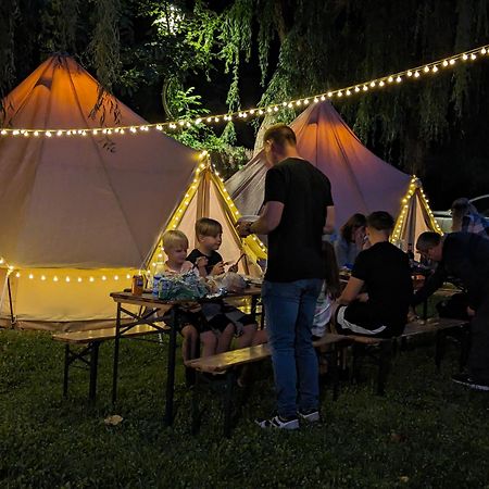 Camping Llavorsí מראה חיצוני תמונה