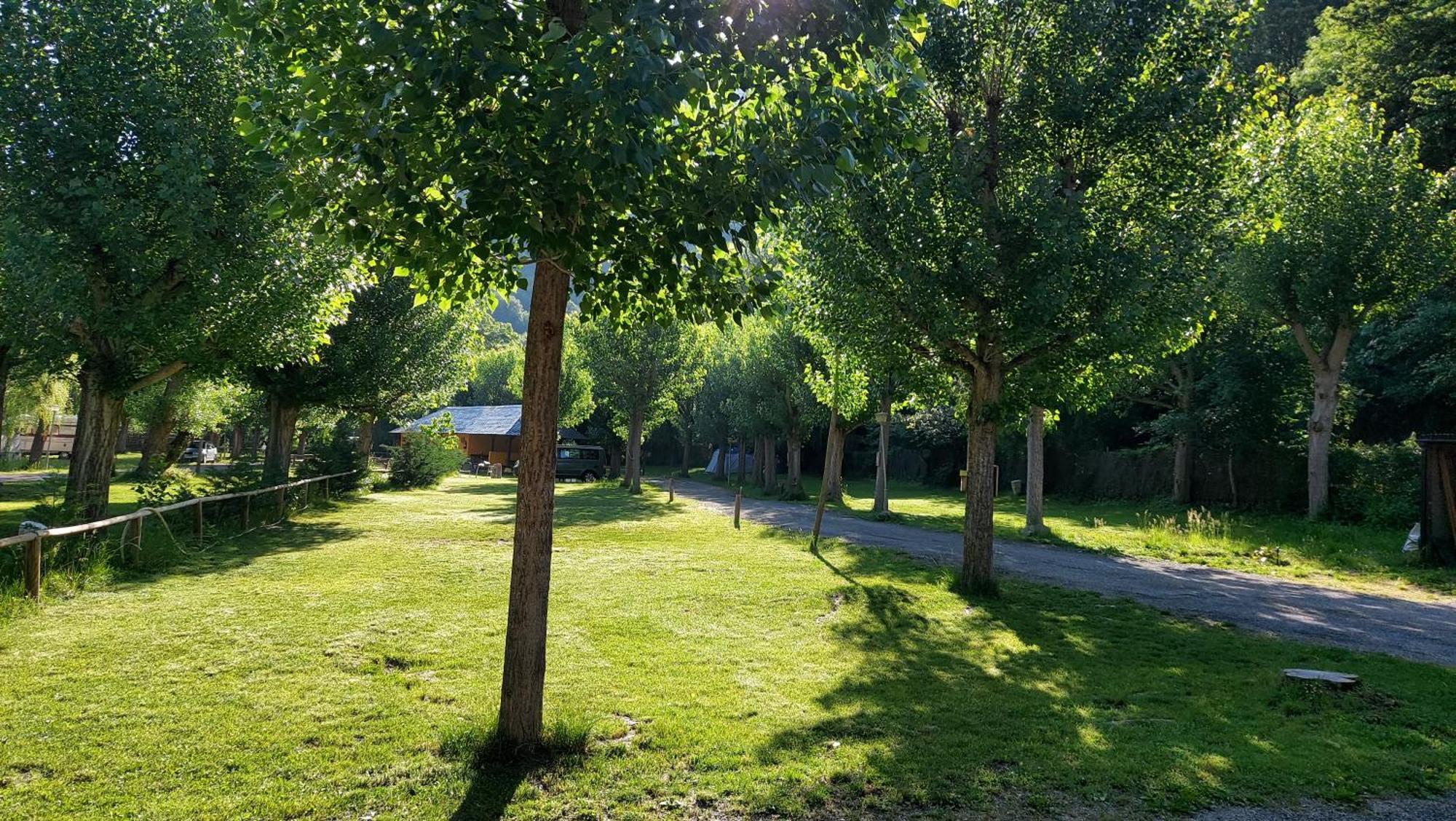 Camping Llavorsí מראה חיצוני תמונה