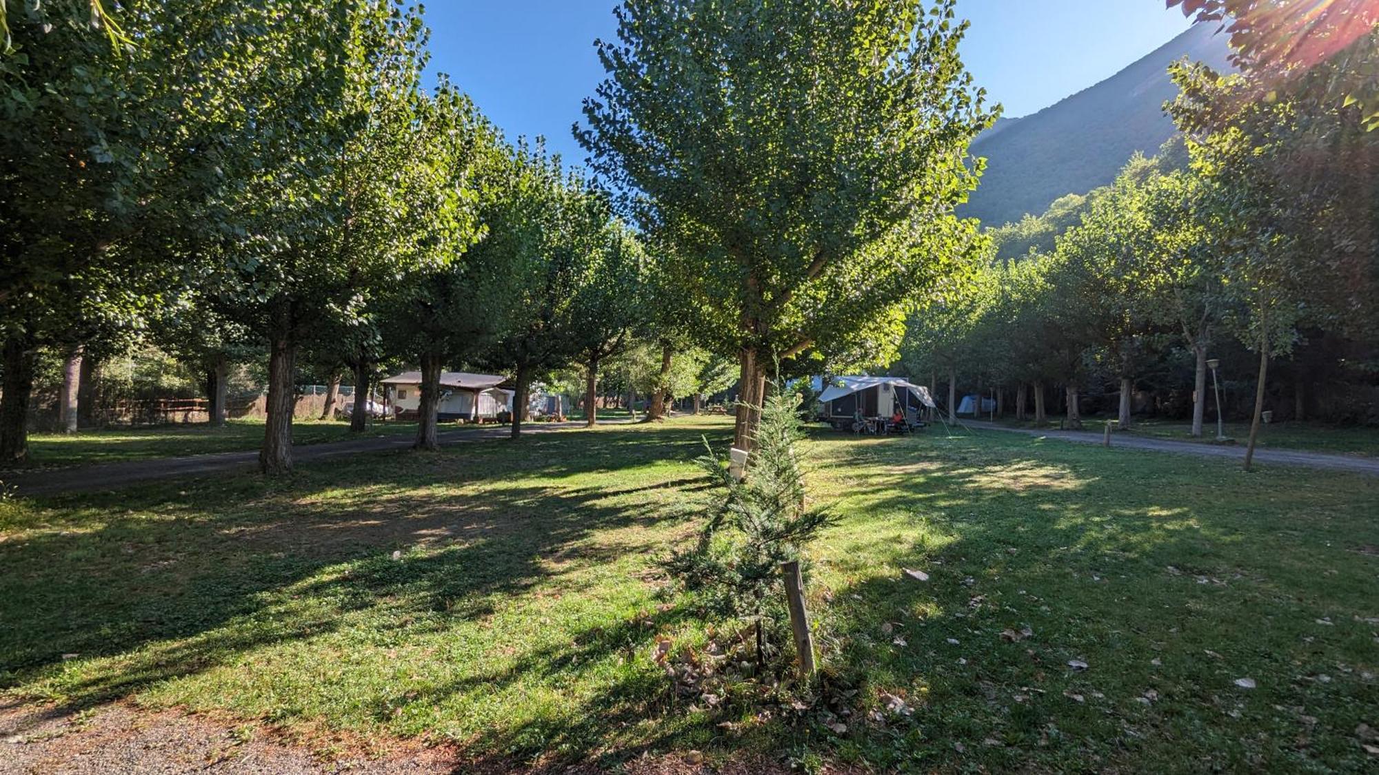 Camping Llavorsí מראה חיצוני תמונה