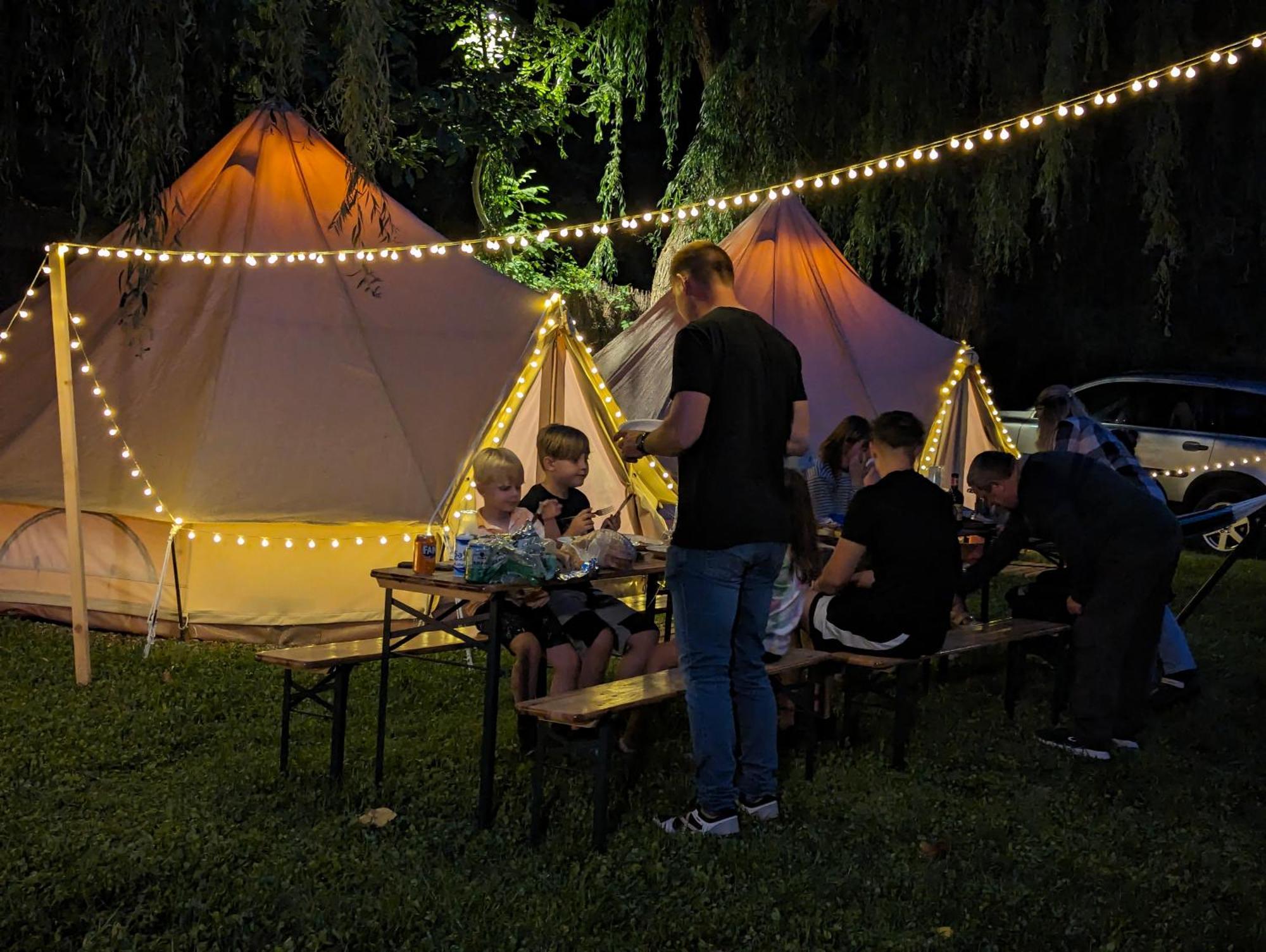 Camping Llavorsí מראה חיצוני תמונה